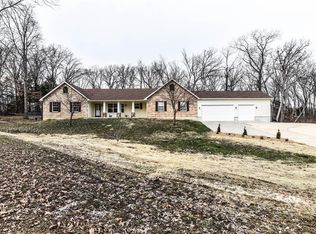 221 Woods Creek Dr, Foristell, MO 63348