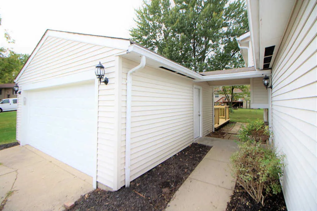 1359 Forester Dr photo 1