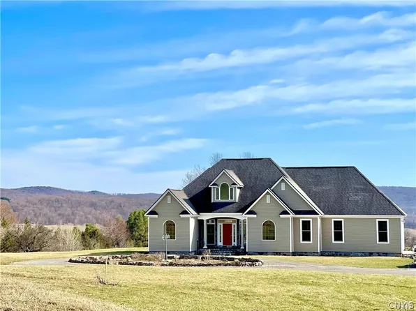 1018 W State Rd, Cortland, NY 13045