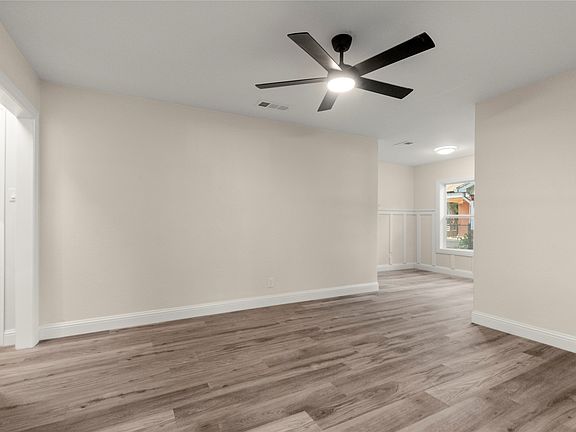 3rd image of 729 Thersa Dr