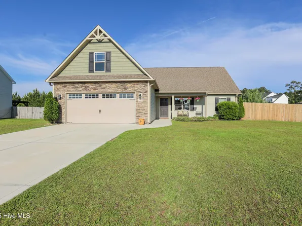 200 Misty Cove Court, Sneads Ferry, NC 28460