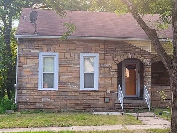 572 East Ave, Akron, OH 44320