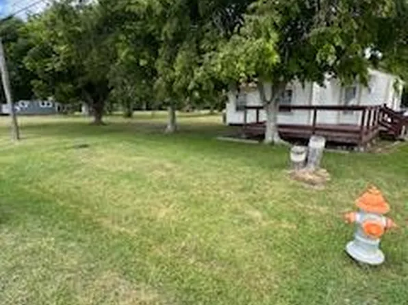1711 E Bayshore Dr, Bay City, TX 77465