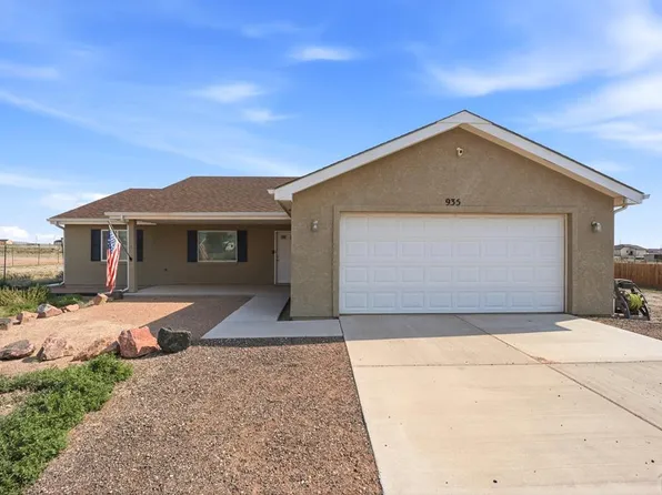 935 E Kirkwood Dr, Pueblo, CO 81007