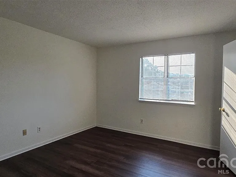3109 Heathstead Pl — Photo 10