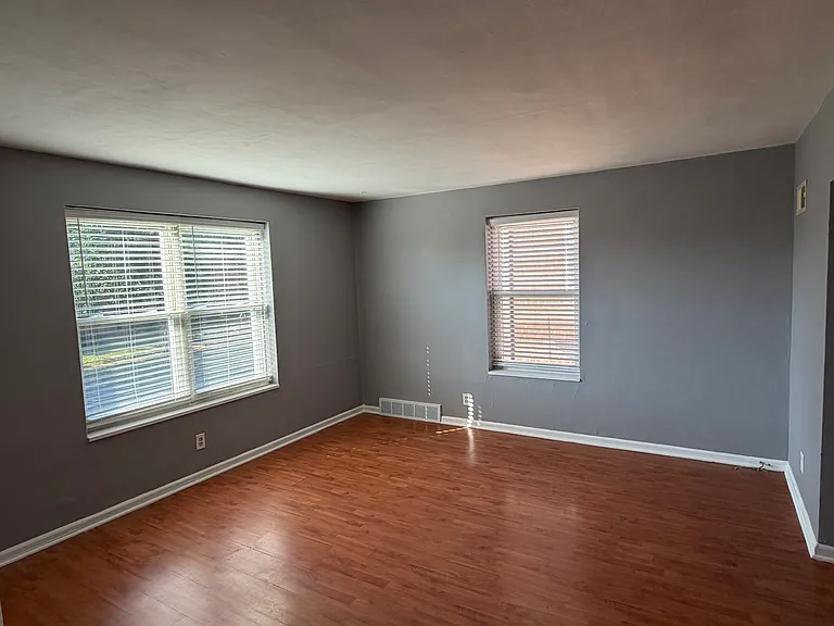 6958 Chippewa St #2E — Photo 6