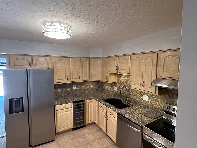 610 Dade Ln #610 — Photo 5