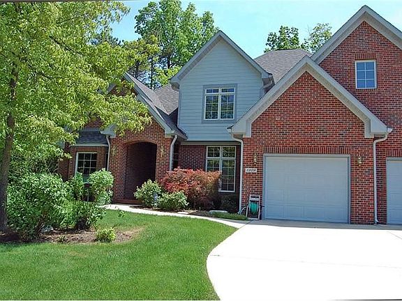 2nd image of 1208 N Grove Ct