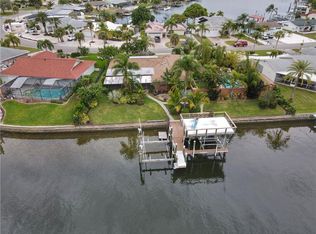 6415 Lake Sunrise Dr, Apollo Beach, FL 33572