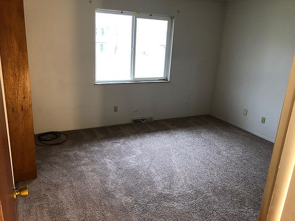 Large Bedroom 13x12