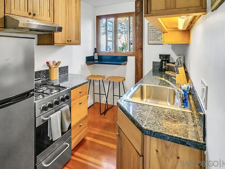 1315 Cave St — Photo 16