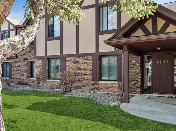 1733 Harrow Ct APT B, Wheaton, IL 60189