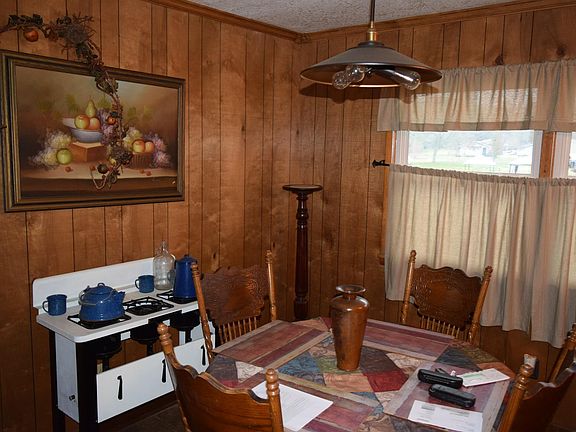 4th image of 371 Beechwood Dr