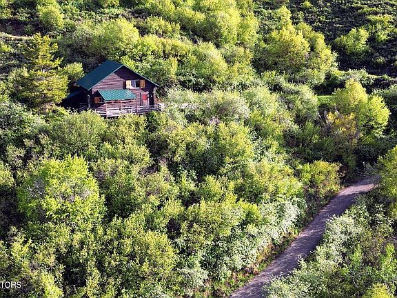 2nd image of 607 Shady Ln