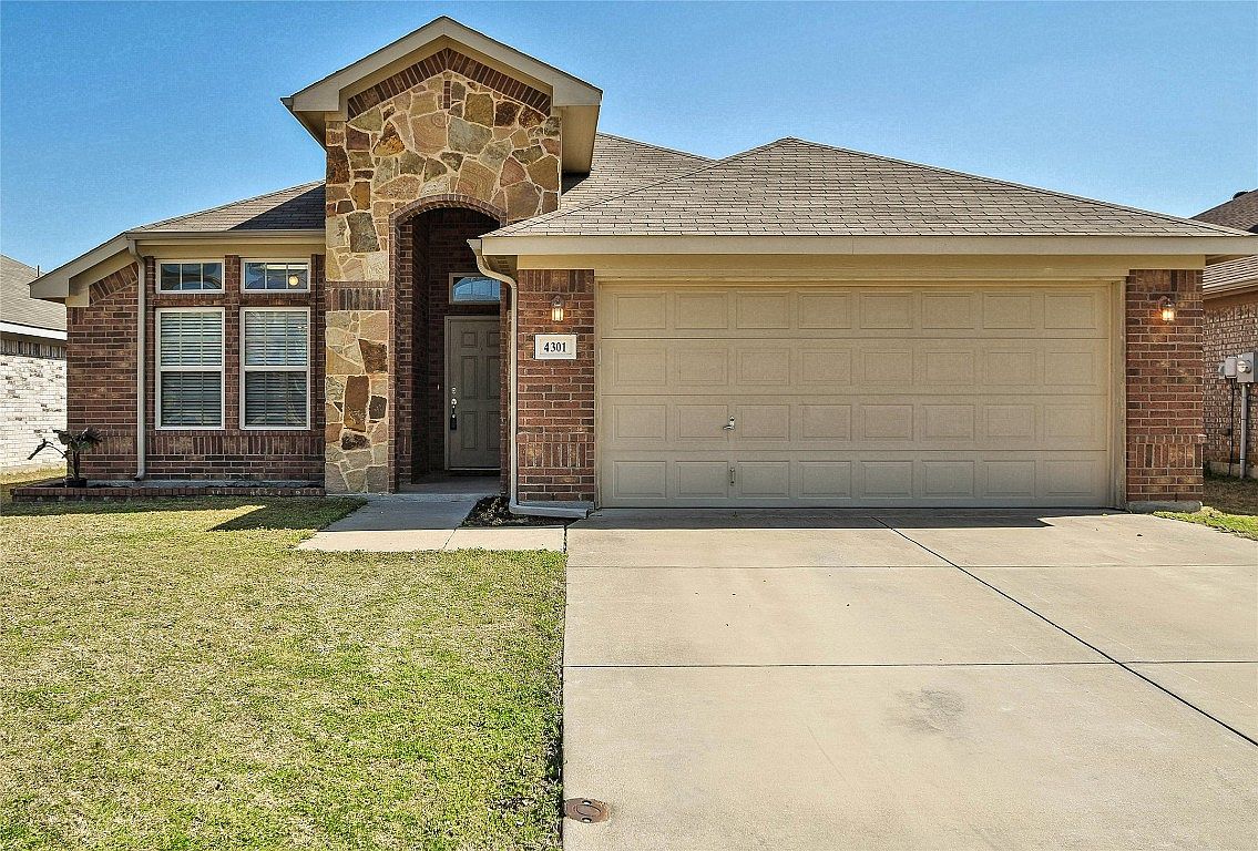 4301 Sapphire Ln, Granbury, TX 76049 | Zillow