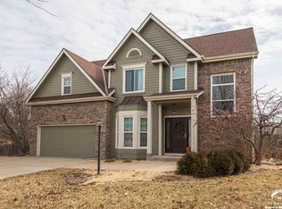 1012 Colonial Cir, Lawrence, KS 66049