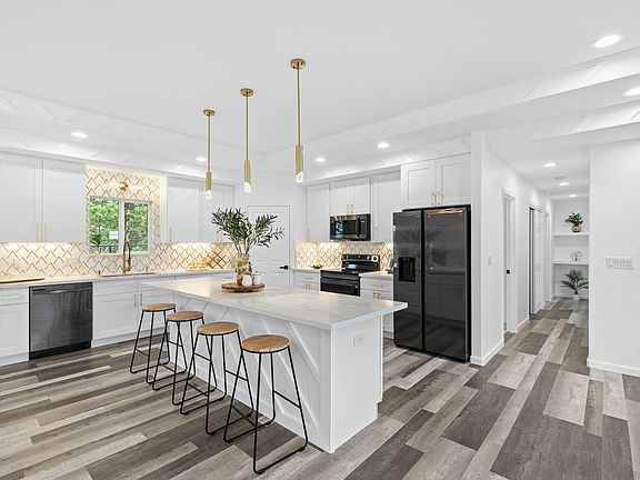 4th image of 16-2042 Tangerine Dr