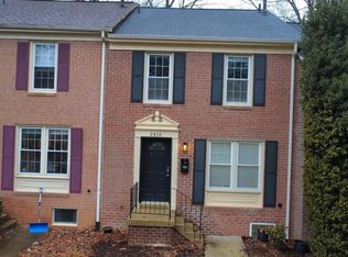 2410 Alsop Ct, Reston, VA 20191