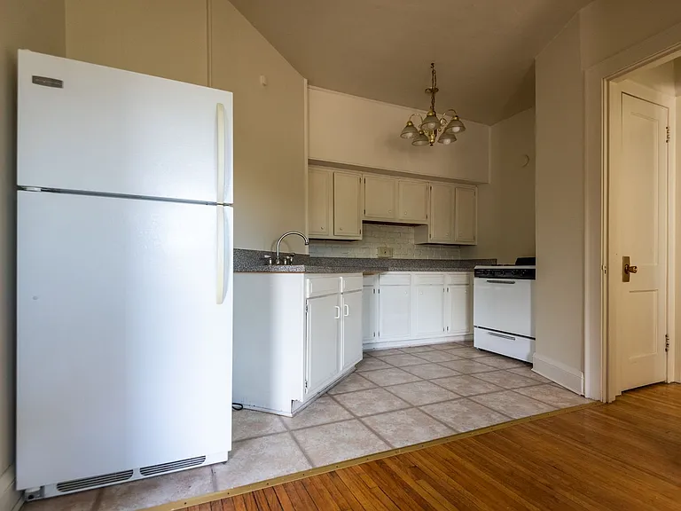3418 Emerson Ave S — Photo 7