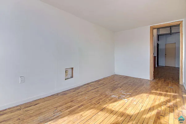 Rented by EXR | media 6