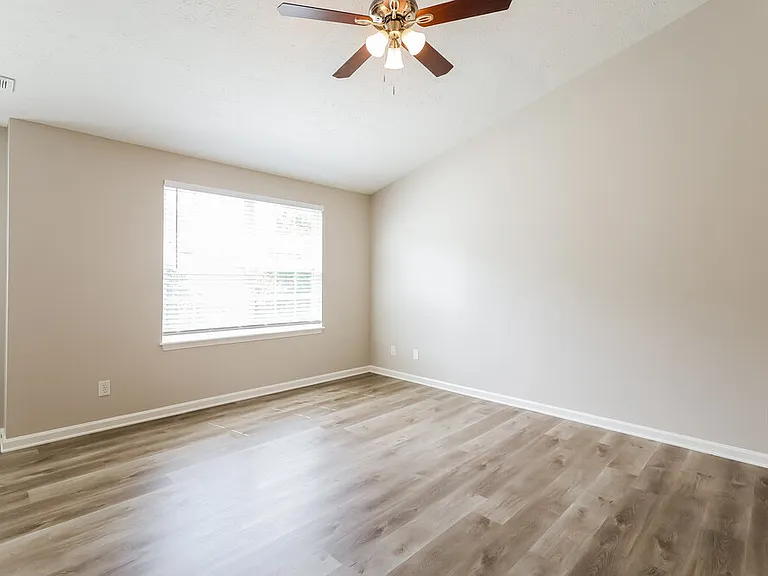 11402 High Grass Dr — Photo 10
