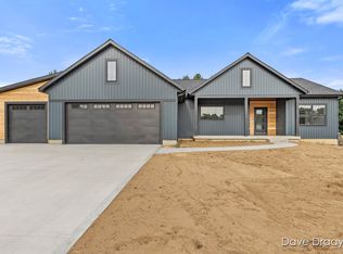 7485 Fox Meadow Dr, Hudsonville, MI 49426