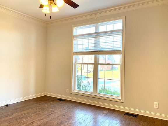 5th image of 1533 Edgewater Ln