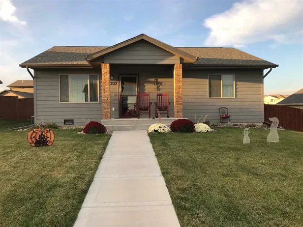1237 Fairbanks Dr, Box Elder, SD 57719