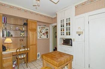 4th image of 6611 Fyler Ave