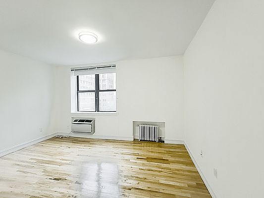 3rd image of 238 E 36th St APT 5A