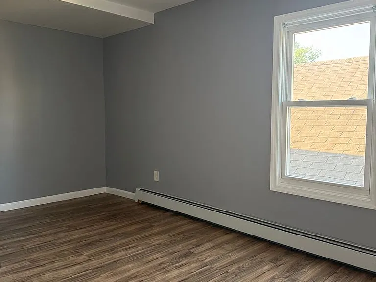 165 Central Pl — Photo 4