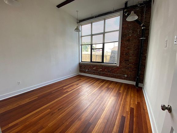 4th image of 3421 Richmond St #214A