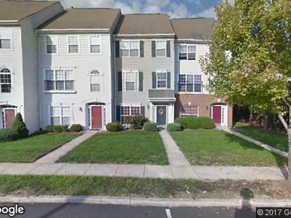 129 Cameron Parke Pl, Alexandria, VA 22304