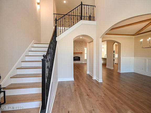 4th image of 124 Oakworth Dr