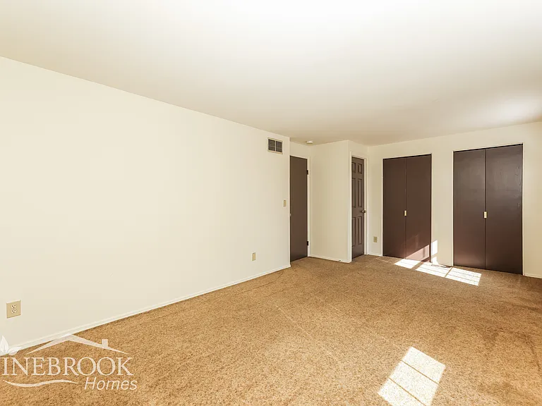 7673 Mount Hood Dr — Photo 9
