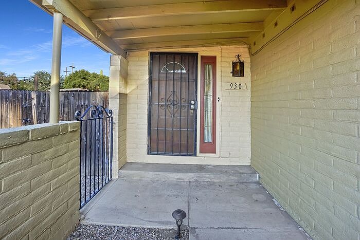 1st image of 930 N Camino Seco