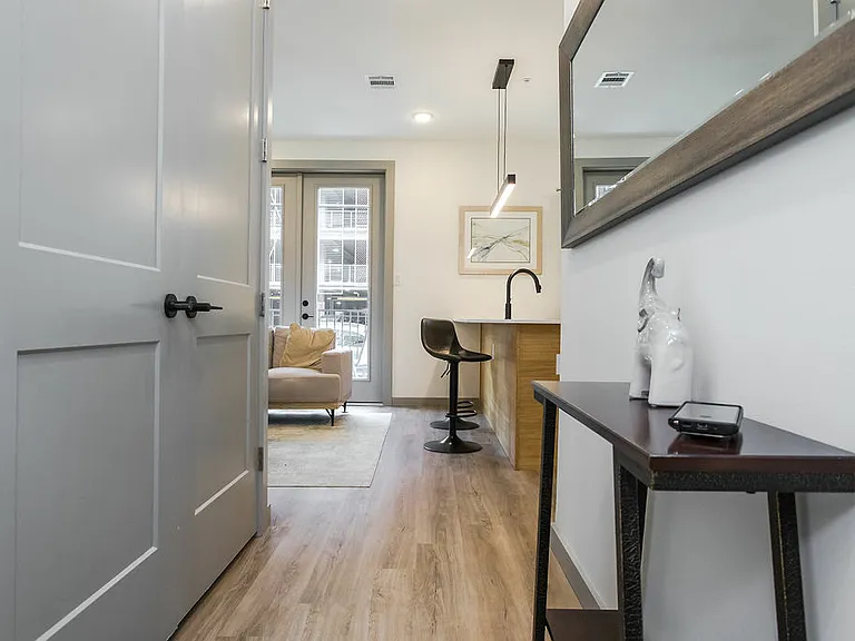 4001 Roseland Ave — Photo 55