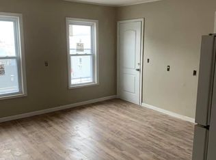 344 Jencks St APT 3, Fall River, MA 02723