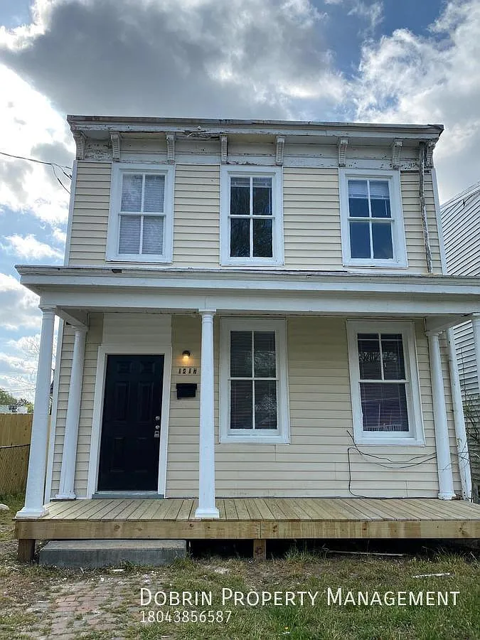 3 bed, 1.5 bath, 1440 sqft, $2,100 — Photo 1