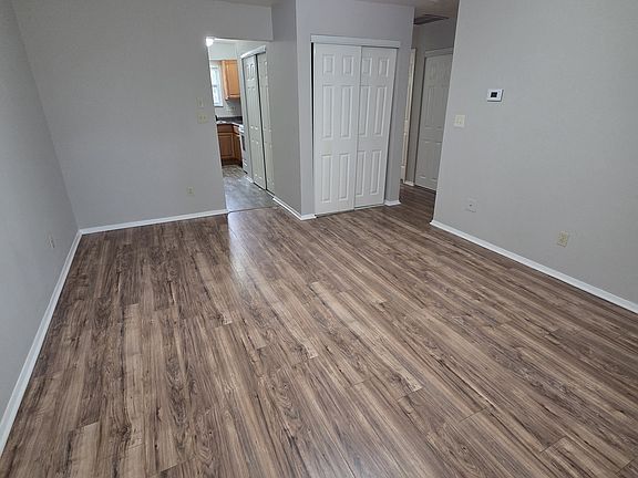 3rd image of 1175 Bishop Dr #C