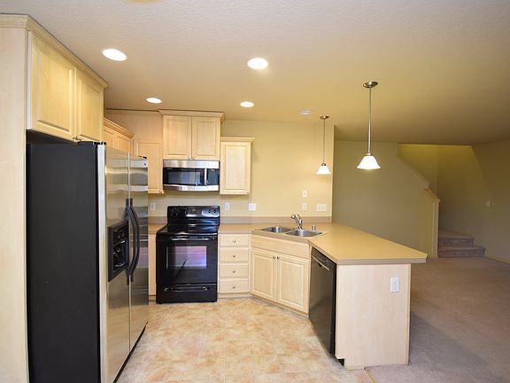 4th image of 13815 NE 64th Cir