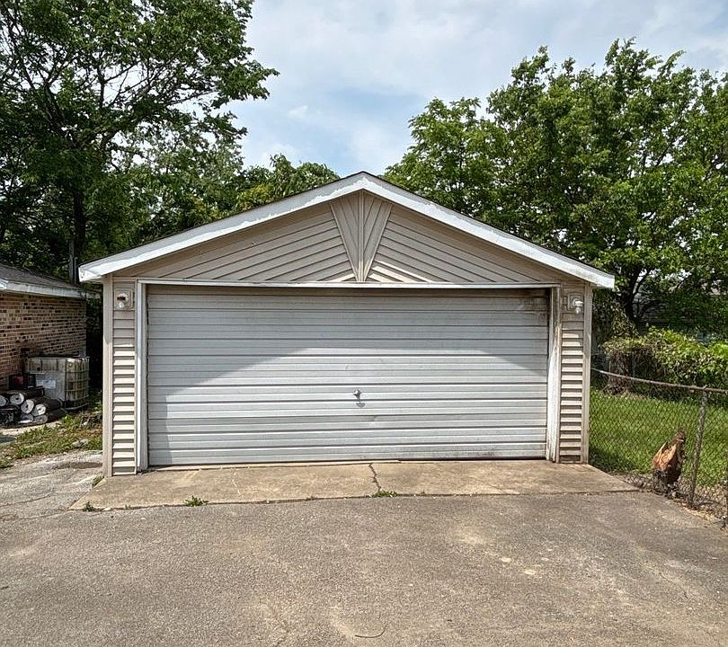 2nd image of 16112 Cicero Ave