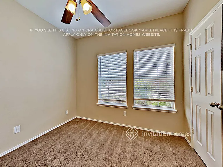 12325 Hunters Crossing Ln — Photo 9