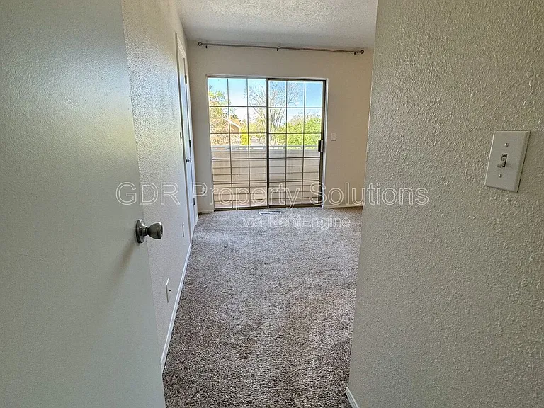 700 Fruit Ave NW — Photo 16
