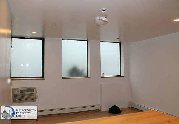5th image of 428 W 49th St APT G1