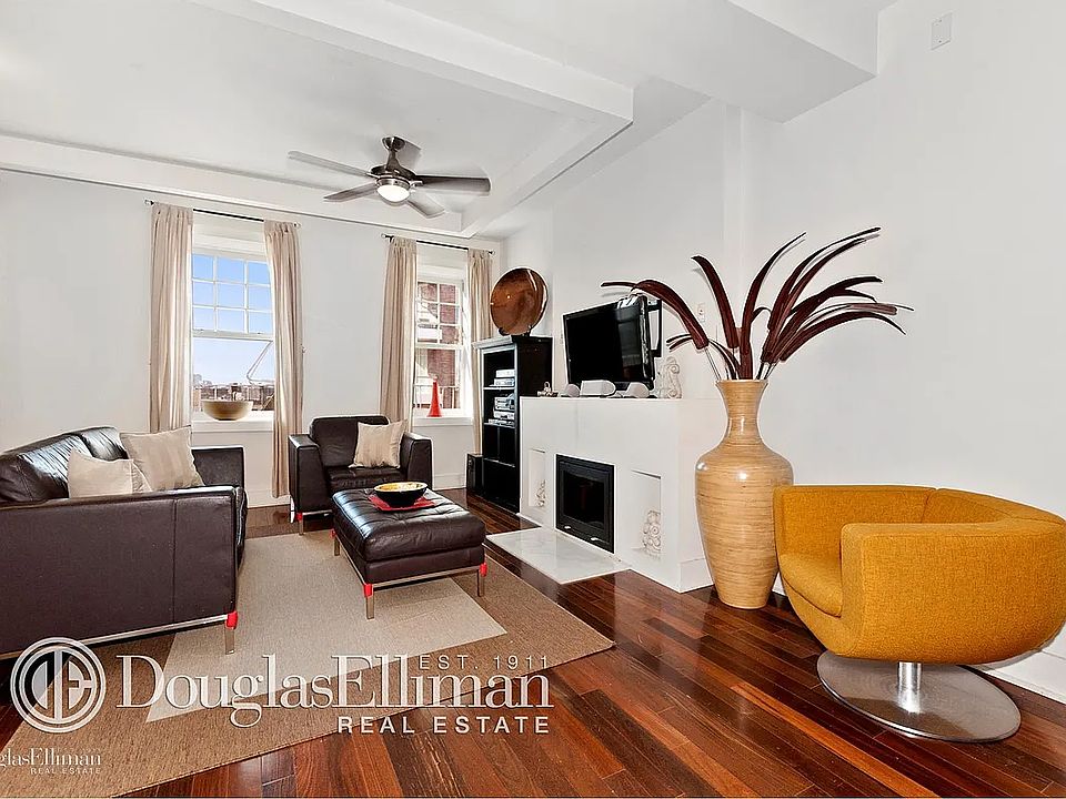 1st image of 1049 49th Ave #4