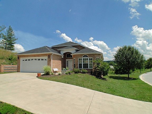 2nd image of 100 Apple Lake Dr