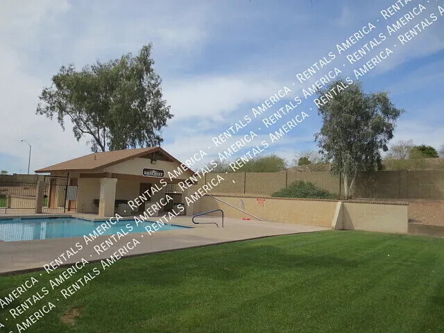 2834 E Isabella Ave — Photo 13