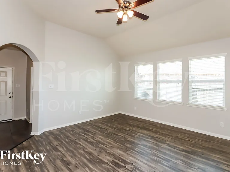 8330 Hampton Bay Dr — Photo 11