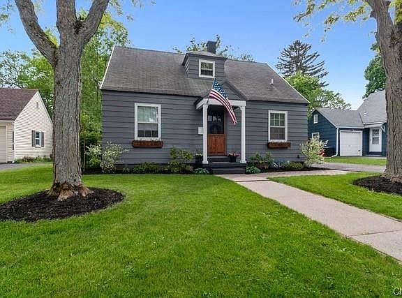 2nd image of 118 Kensington Dr
